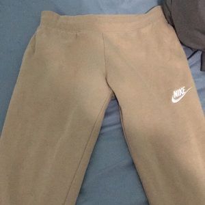 Today I’m selling brand new brown Nike pants size is youth small get them - 35$